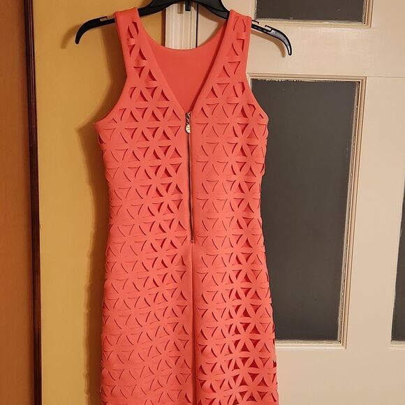 Lilly Pulitzer Scuba Dress w/ Laser Cutouts in Mango Size XS - Picture 5 of 8